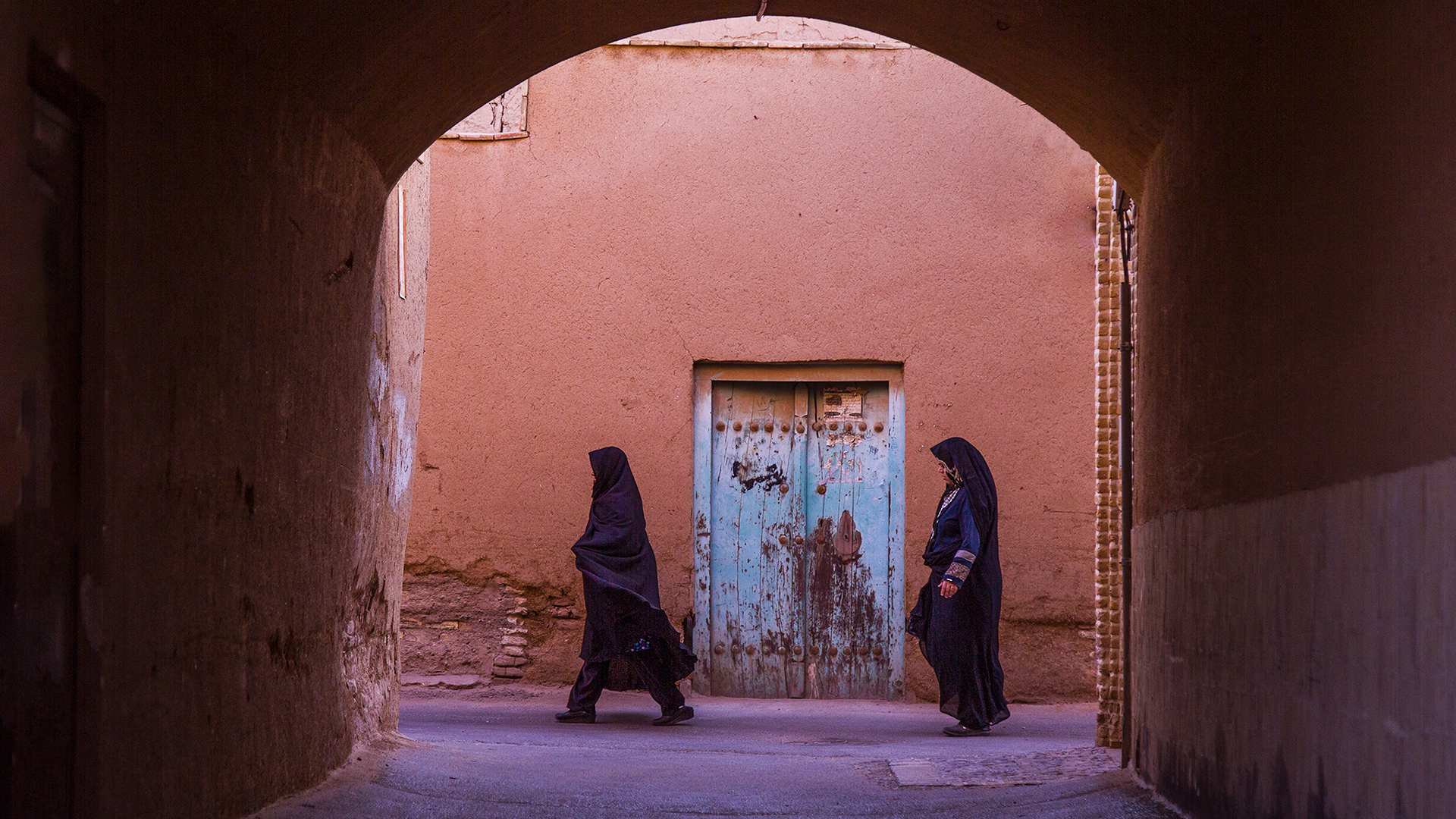 6-walking_on_the_street_1